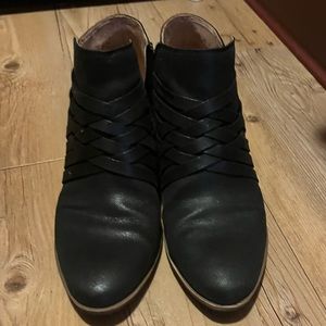 Black booties, small heel, ankle boots